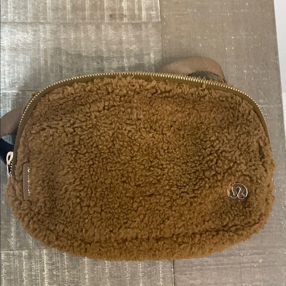 Lululemon Brown Sherpa Belt Bag - Picture 2 of 5